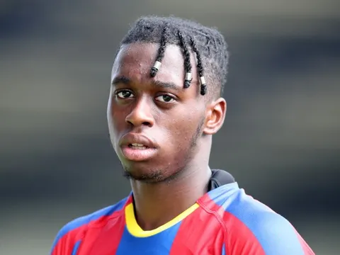 Chưa ra mắt Man United, Aaron Wan-Bissaka đã chọn phải 1 "điềm xui"?