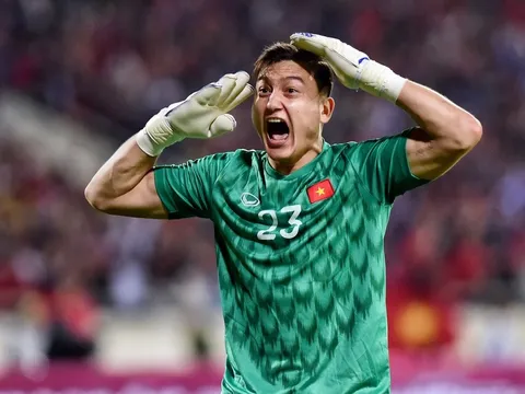 Chưa sang Nhật, Văn Lâm được "ông lớn" Bồ Đào Nha để mắt