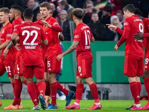 Chứng kiến thiết kế thảm họa, NHM Bayern phẫn nộ: "Nó y hệt áo hàng nhái Trung Quốc"