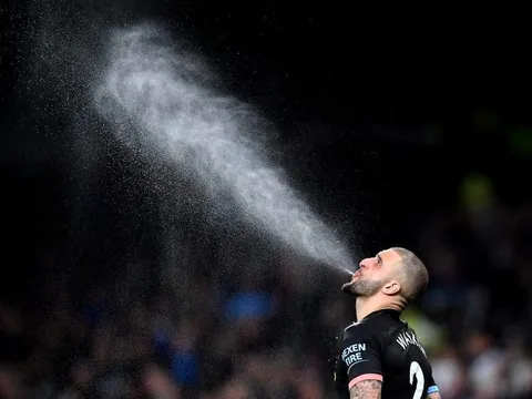 Chứng nào tật nấy, 'kẻ ngốc' Man City lại sắp sửa bị cảnh sát hỏi thăm