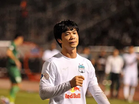 Công Phượng lực bất tòng tâm trong trận đấu đầu tiên trở lại HAGL