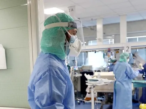 5000 khẩu trang được gửi tặng cho bác sĩ thành Milano