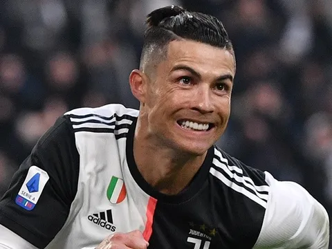 Phải thi đấu không khán giả, Ronaldo hành động khó tin gây choáng