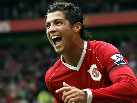 "Cristiano Ronaldo là một kẻ tự cao tự đại"