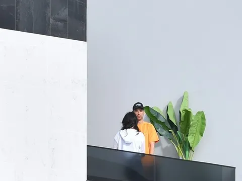 Cristiano Ronaldo lộ diện khi đang tự cách ly