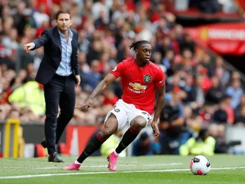 'Cực chất' với đội hình toàn hậu vệ phải: Cú sốc thủ môn; 'Máy xoạc' Man Utd