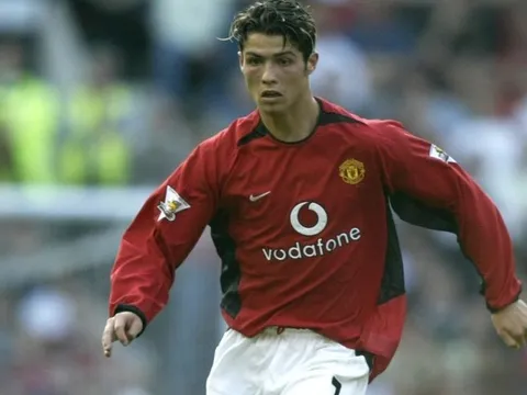 Cuộc tiến hóa cơ bắp của Ronaldo tại MU