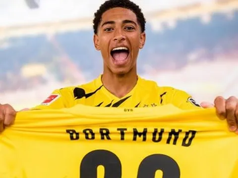 Cuộc trò chuyện với Sancho khiến Bellingham chọn Dortmund thay vì Man Utd