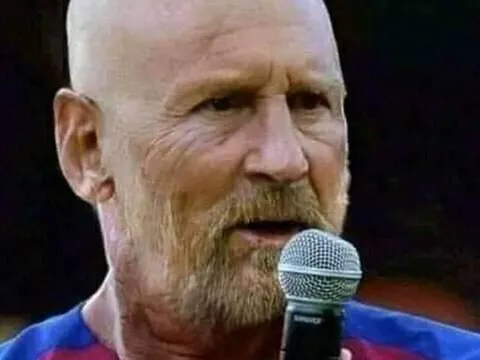 Cười té khói với loạt ảnh chế vòng 1/8 Champions League