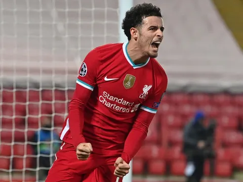 Curtis Jones: Tài năng trẻ chuyển mình trở thành trụ cột của Liverpool