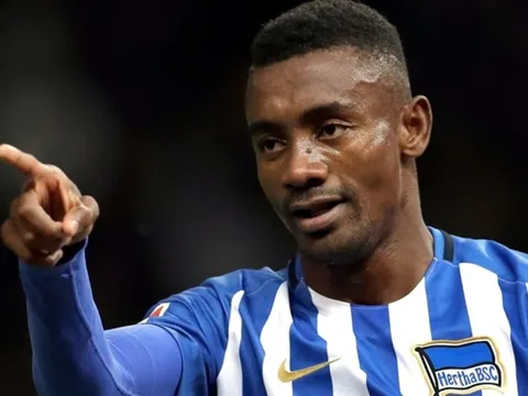 Cựu sao Chelsea gây đại họa, DFL phẫn nộ