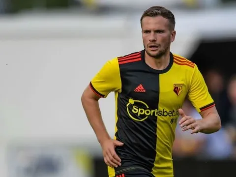 Cựu sao Man Utd nói điều gây sốc về pha "tấu hài" của Arsenal