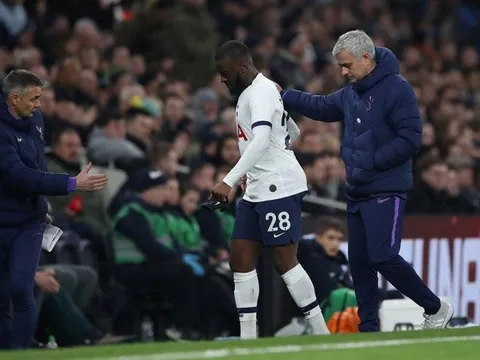 "Đá'' Ndombele, Mourinho chi 40 triệu chiêu mộ "siêu máy quét'' La Liga