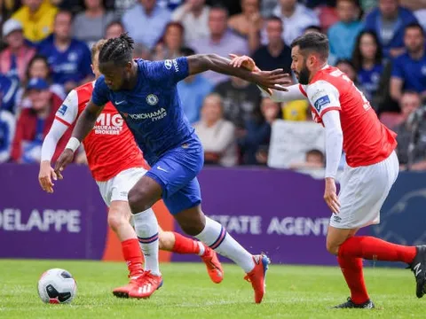 Đá 'phá' thế này, sao Bỉ đang tự đẩy mình khỏi Chelsea