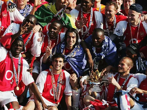 Đến bao giờ, Arsenal mới thay thế được "Bức tường vô hình"?