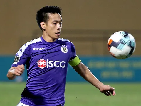 Đã rõ nguyên nhân Văn Quyết không được ra sân trận gặp Đồng Tháp