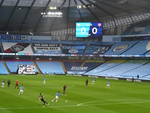 Đại dịch hoành hành, BTC Premier League vẫn tin tưởng các sân vận động có thể sớm mở cửa trở lại