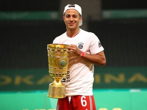 Đại gia nhập cuộc, Liverpool gặp khó ở thương vụ Thiago Alcantara