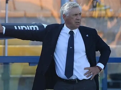Đại thắng Lecce, HLV Napoli đã nghĩ đến Juventus và Inter Milan