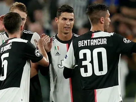 Ronaldo lập 4 cột mốc mới, chờ câu trả lời từ Messi