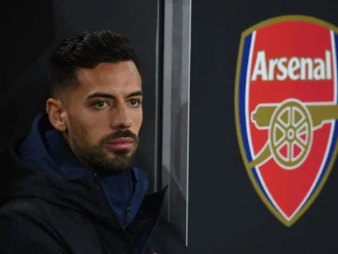 Đang khủng hoảng, CĐV Arsenal nhận tin cực vui từ tân binh mùa Đông