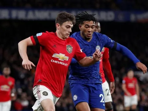 Fan Quỷ đỏ: "Bailly còn kĩ thuật và tinh tế hơn cậu ấy nhiều"