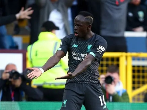 Dù đội nhà thắng trận, Mane vẫn tỏ ra ức chế tột độ với Salah