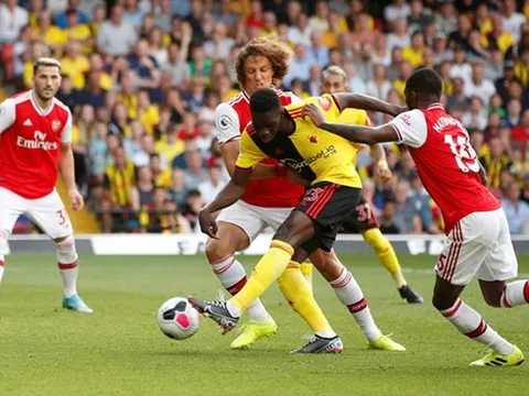 Arsenal, 2 bộ mặt và câu chuyện bản lĩnh của một ông lớn