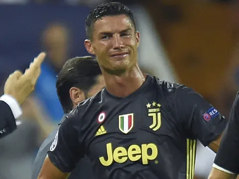 Đây! Cái giá đắt mà Ronaldo phải trả sau khi nhận thẻ đỏ ở C1