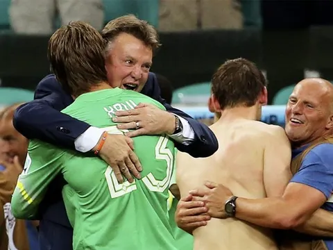 Đây! Chi tiết nhỏ chứng minh cho đẳng cấp của Louis van Gaal ở World Cup