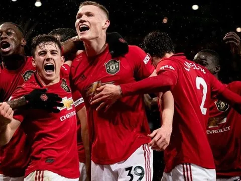 Đây là lúc Man United chẳng cần những bom tấn