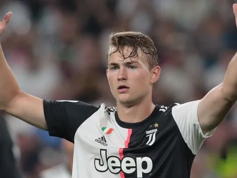 "De Ligt phải nuốt cục p*ân đó, và tiếp tục ở lại Juventus"