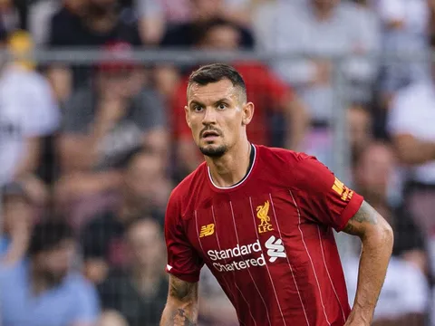 Dejan Lovren 'phát điên' vì đám đông vô trách nhiệm