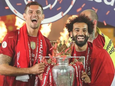Vừa nâng cúp, 'kẻ thất sủng' Liverpool chuẩn bị khăn gói rời Anfield