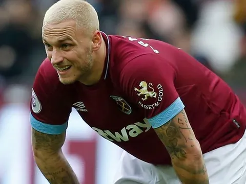 Đến CSL, "sao nổi loạn Premier League" dằn mặt giới truyền thông