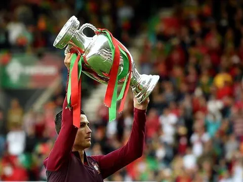 Đi vào lịch sử bóng đá châu Âu, Ronaldo nói gì?