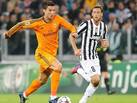 “Thật tiếc, tôi không được chơi bóng cùng Ronaldo”