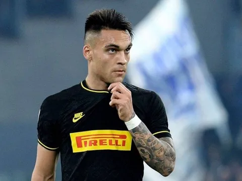 Godin: 'Cậu ta có một chút tố chất của Aguero và Luis Suarez'