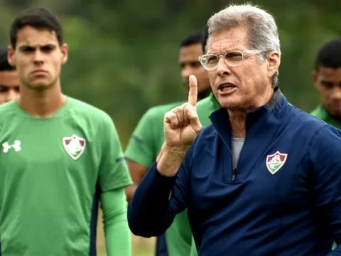 Điên rồ! 4 HLV bị sa thải trong 24h ở xứ sở "những huyền thoại"