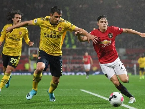 SỐC! Emery 'vẽ' trước kịch bản, Arsenal suýt khiến Man Utd ôm hận