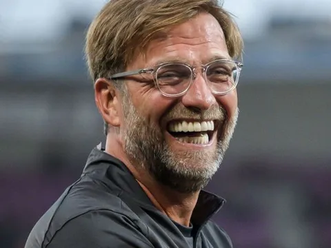 Điên rồ! Klopp mặc... quần lót CR7 trước CK Champions League
