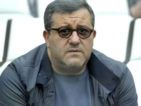 Điên rồ, sau Solskjaer, Raiola tiếp tục "tuyên chiến" Neville