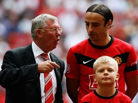 Berbatov gây sốc, 'vạch trần' vụ Sir Alex thất hứa khi mới đến Man Utd