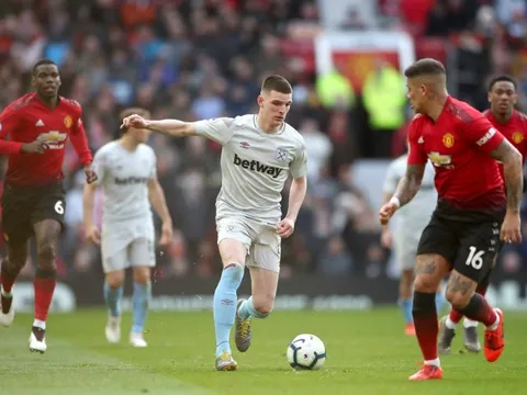 "Đó sẽ là bom tấn kỷ lục tiếp theo. Maguire 80 triệu, cậu ấy phải hơn 90 triệu"