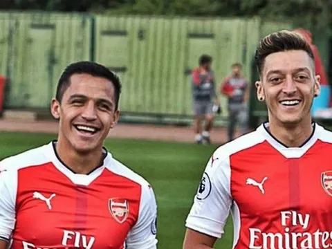 Ozil chọn ra 10 đồng đội Arsenal đỉnh nhất: Sanchez, "kẻ lạc lối" góp mặt