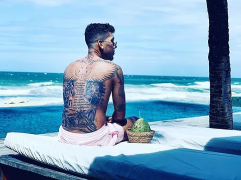 Đội nhà thua 'sấp mặt', còn đây là hành động của 4 trụ cột Liverpool