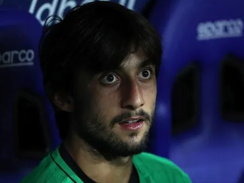 Dọn đường đón Buffon, Juventus đẩy “người thừa” sang Sevilla