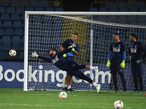 Donnarumma bay lượn, tuyển Ý quyết giành chiến thắng trước Armenia