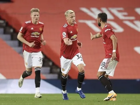 Đến Man Utd, Van de Beek đang bị các đồng đội tại OTF coi nhẹ