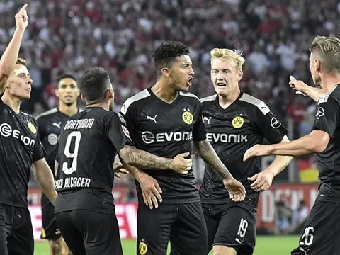 Dortmund đầu bảng, Leipzig trói chân trụ cột: Lời cảnh báo cho Bayern